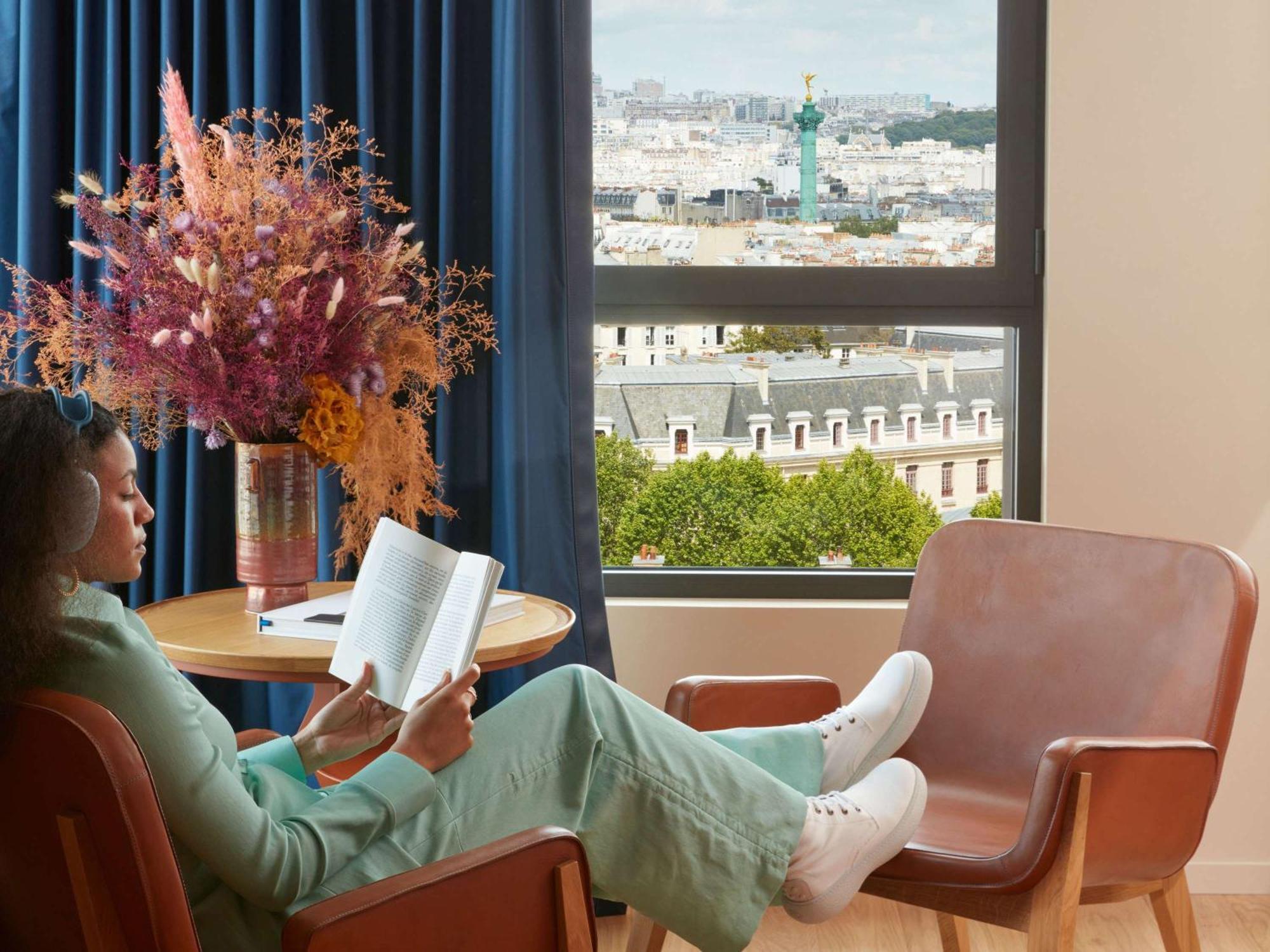 So/ Paris Hotel Exteriör bild A room at the hotel