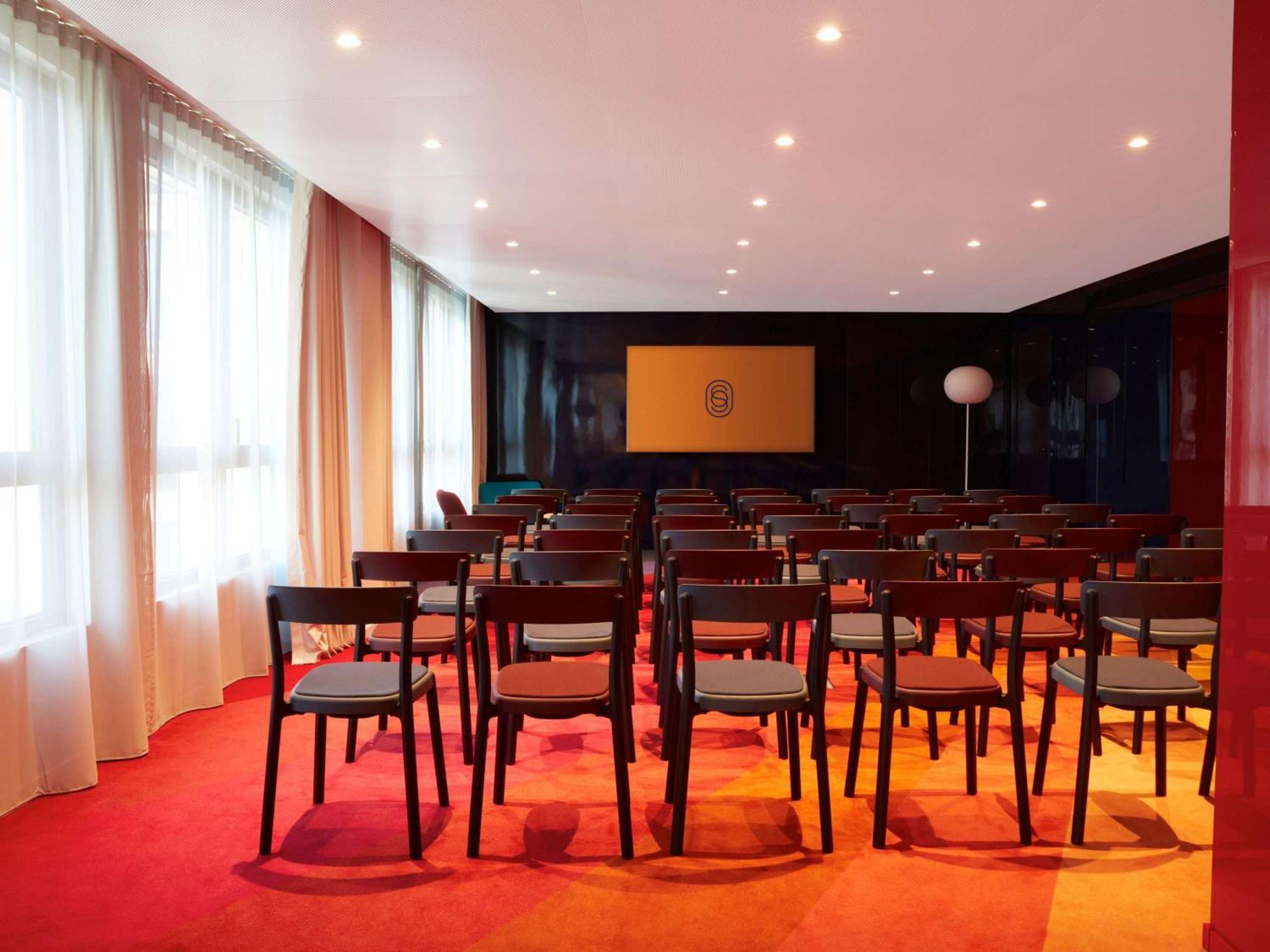 So/ Paris Hotel Exteriör bild The auditorium